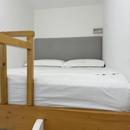 Guest Angolo Toscano 3* Vlorë